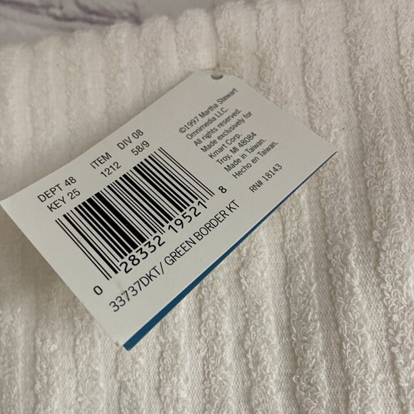 🏡🏡Martha Stewart Waffle Kitchen Towels Two NWT - Picture 3 of 4